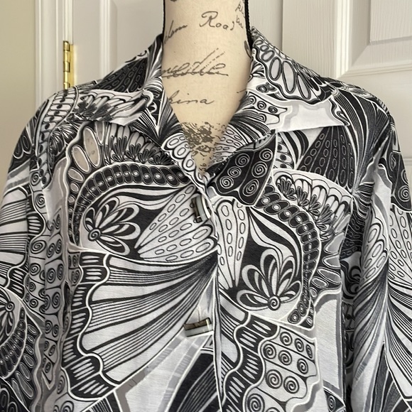 Draper’s Studio buttons down shirt - Picture 2 of 8